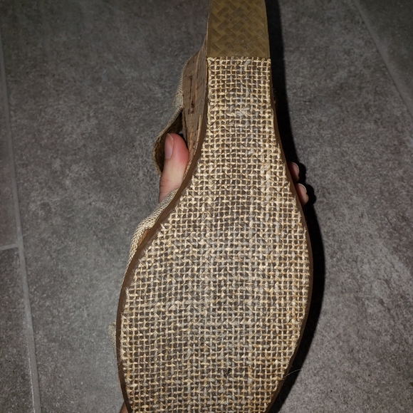 Toms Tan Wedges Size 6.5 - Picture 5 of 6